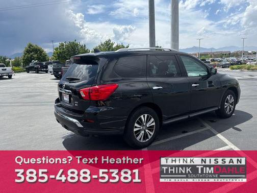 2019 Nissan Pathfinder SV