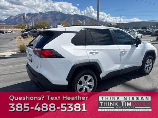 2021 Toyota RAV4 LE