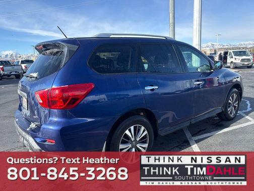 2017 Nissan Pathfinder S