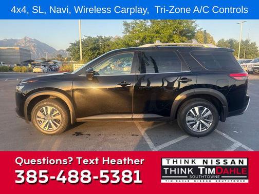 2023 Nissan Pathfinder SL 4WD
