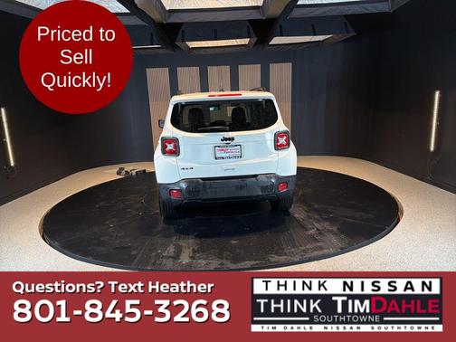 Alpine White Clearcoat 2023 Jeep Renegade Altitude
