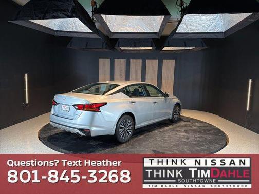 Brilliant Silver Metallic 2023 Nissan Altima 2.5 SV
