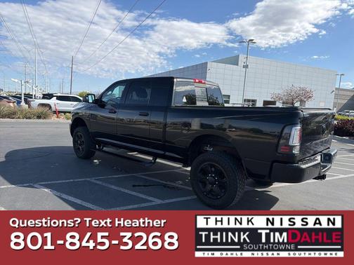 Brilliant Black Crystal Pearlcoat 2016 RAM 2500 Big Horn
