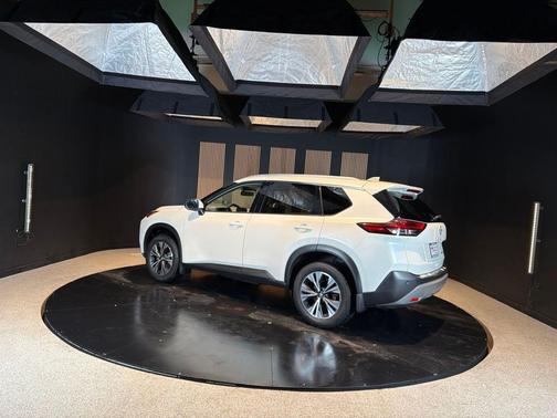Pearl White Tricoat 2021 Nissan Rogue SV