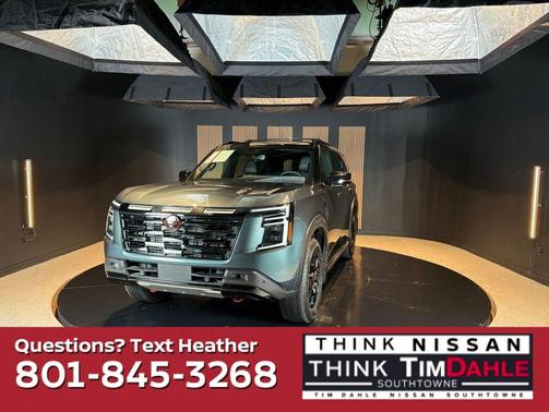 Alpine Metallic/Super Black 2025 Nissan Armada PRO-4X 4WD