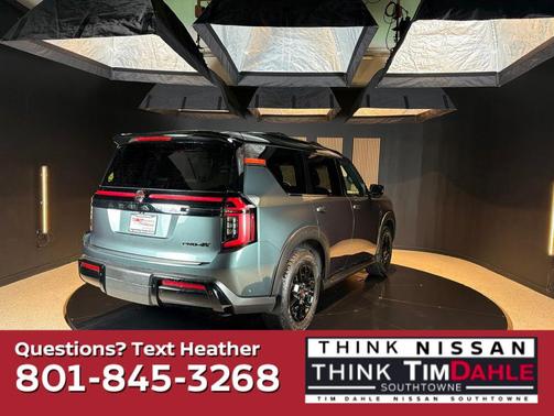Alpine Metallic/Super Black 2025 Nissan Armada PRO-4X 4WD