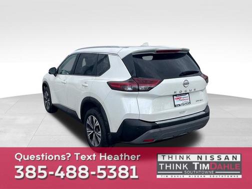 Pearl White Tricoat 2023 Nissan Rogue SV