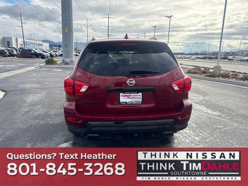 2019 Nissan Pathfinder SV