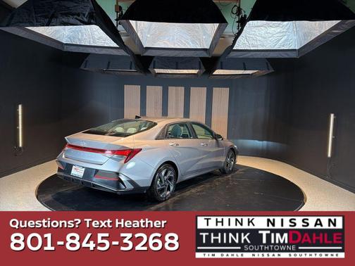 Fluid Metal 2024 Hyundai ELANTRA Limited