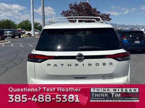 2022 Nissan Pathfinder SL 4WD