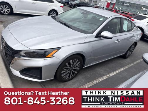 Brilliant Silver Metallic 2023 Nissan Altima 2.5 SV