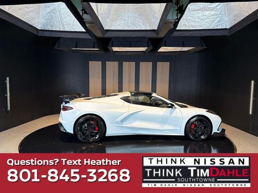 Arctic White 2023 Chevrolet Corvette Stingray w/2LT
