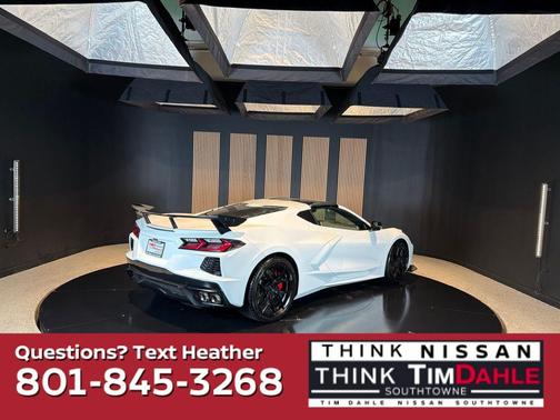 Arctic White 2023 Chevrolet Corvette Stingray w/2LT