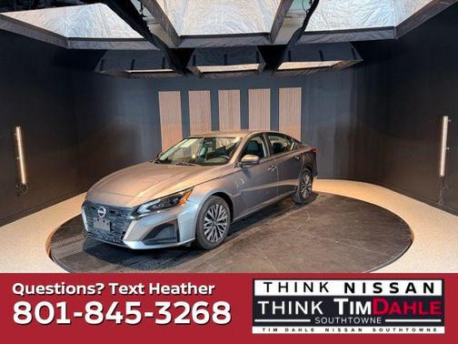 Gun Metallic 2024 Nissan Altima 2.5 SV