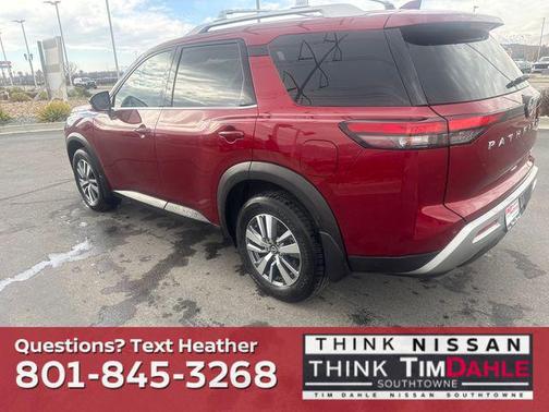 2024 Nissan Pathfinder SL 4WD