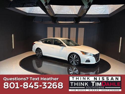 Pearl White Tricoat 2022 Nissan Altima SR Intelligent AWD