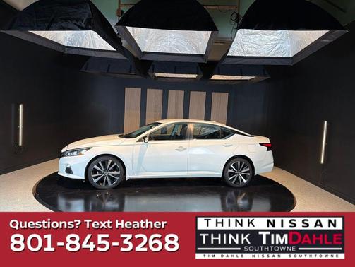 Pearl White Tricoat 2022 Nissan Altima SR Intelligent AWD