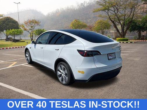 White 2021 Tesla Model Y Long Range Dual Motor All-Wheel Drive