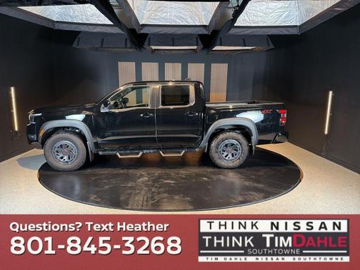 Super Black 2025 Nissan Frontier PRO-4X