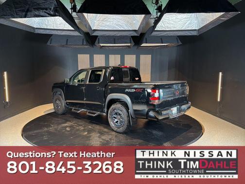 Super Black 2025 Nissan Frontier PRO-4X