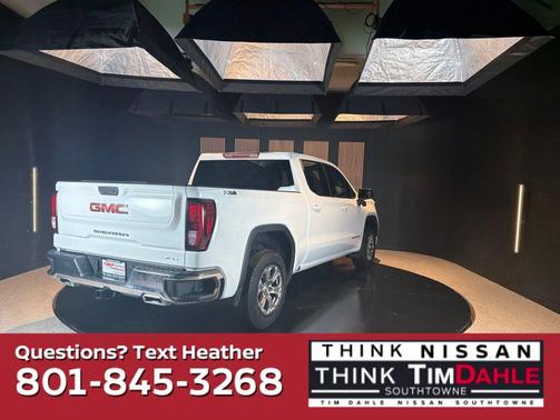Summit White 2023 GMC Sierra 1500 SLE