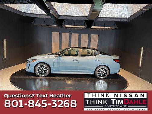 Atlantic Gray Metallic/Super Black 2024 Nissan Sentra SR