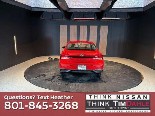 2022 Hyundai ELANTRA SE