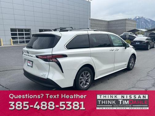 2021 Toyota Sienna XLE 8 Passenger