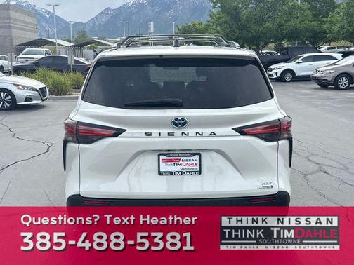 2021 Toyota Sienna XLE 8 Passenger
