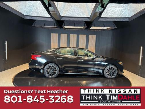 Super Black 2017 Nissan Maxima 3.5 SR