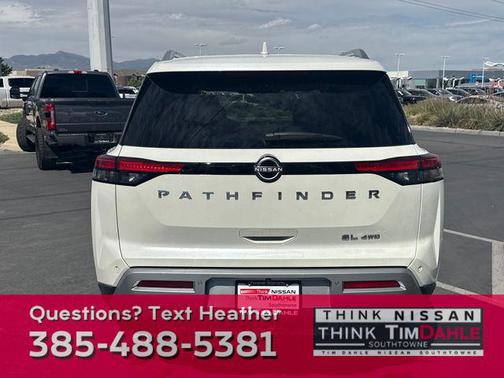 2023 Nissan Pathfinder SL 4WD
