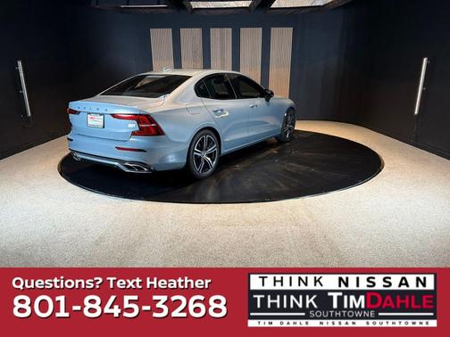 Gray Metallic 2022 Volvo S60 Recharge Plug-In Hybrid T8 R-Design Expression