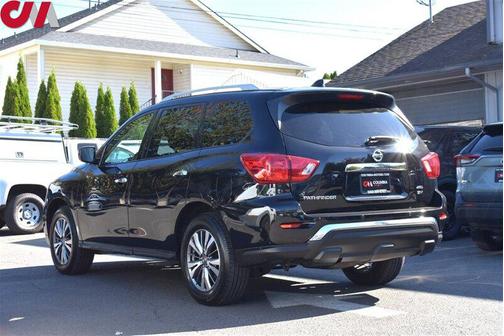 2019 Nissan Pathfinder SV