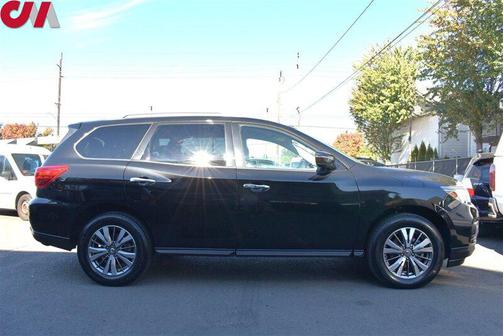 2019 Nissan Pathfinder SV