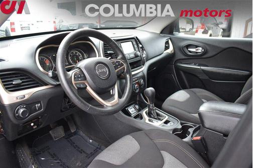 2016 Jeep Cherokee Sport