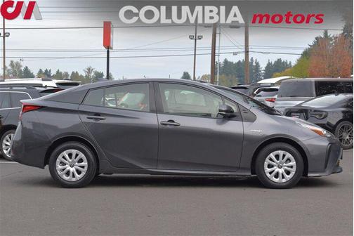 2021 Toyota Prius LE