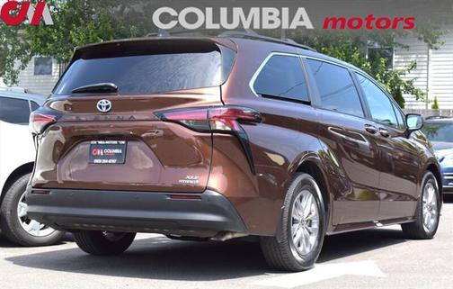 2022 Toyota Sienna XLE 8 Passenger
