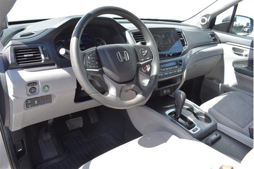 Lunar Silver Metallic 2020 Honda Pilot AWD EX