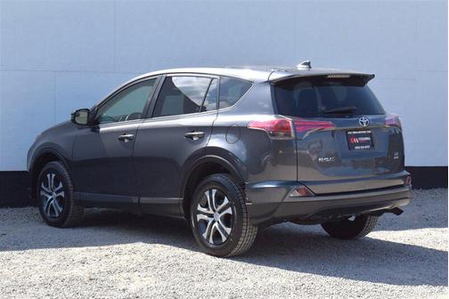 Magnetic Gray Metallic 2018 Toyota RAV4 LE