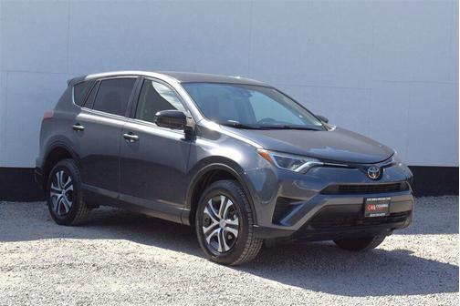Magnetic Gray Metallic 2018 Toyota RAV4 LE