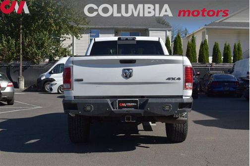 2017 RAM 2500 Laramie Crew Cab 4x4 6'4' Box