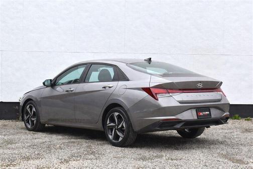 Fluid Metal 2023 Hyundai ELANTRA SEL