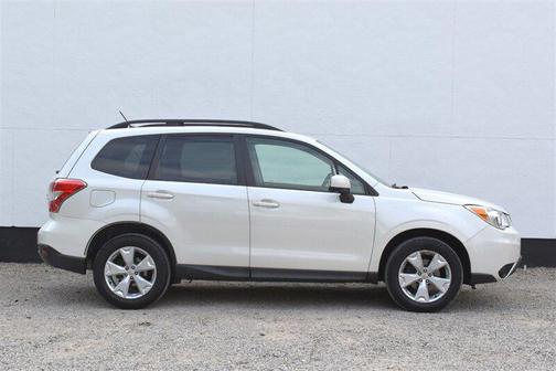 Satin White Pearl 2015 Subaru Forester 2.5i Premium