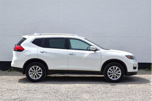 Glacier White 2017 Nissan Rogue SV