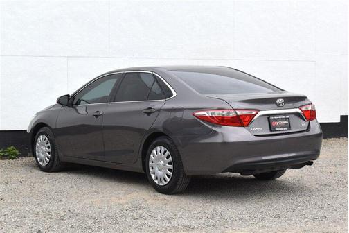 Super White 2016 Toyota Camry LE