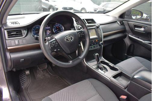 Super White 2016 Toyota Camry LE