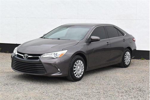 Super White 2016 Toyota Camry LE