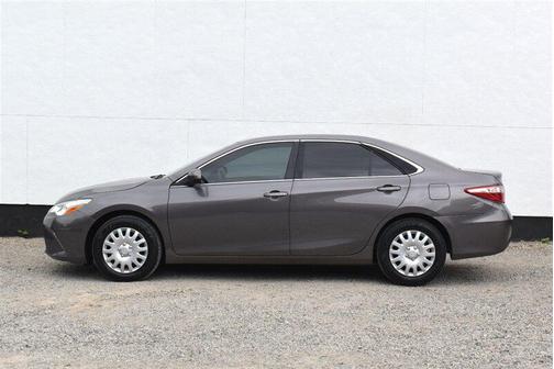 Super White 2016 Toyota Camry LE