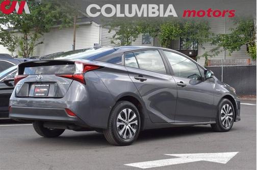 2022 Toyota Prius LE