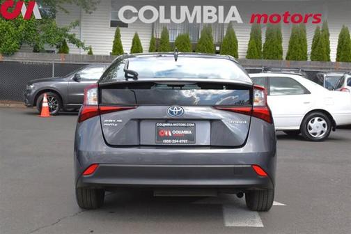 2022 Toyota Prius LE